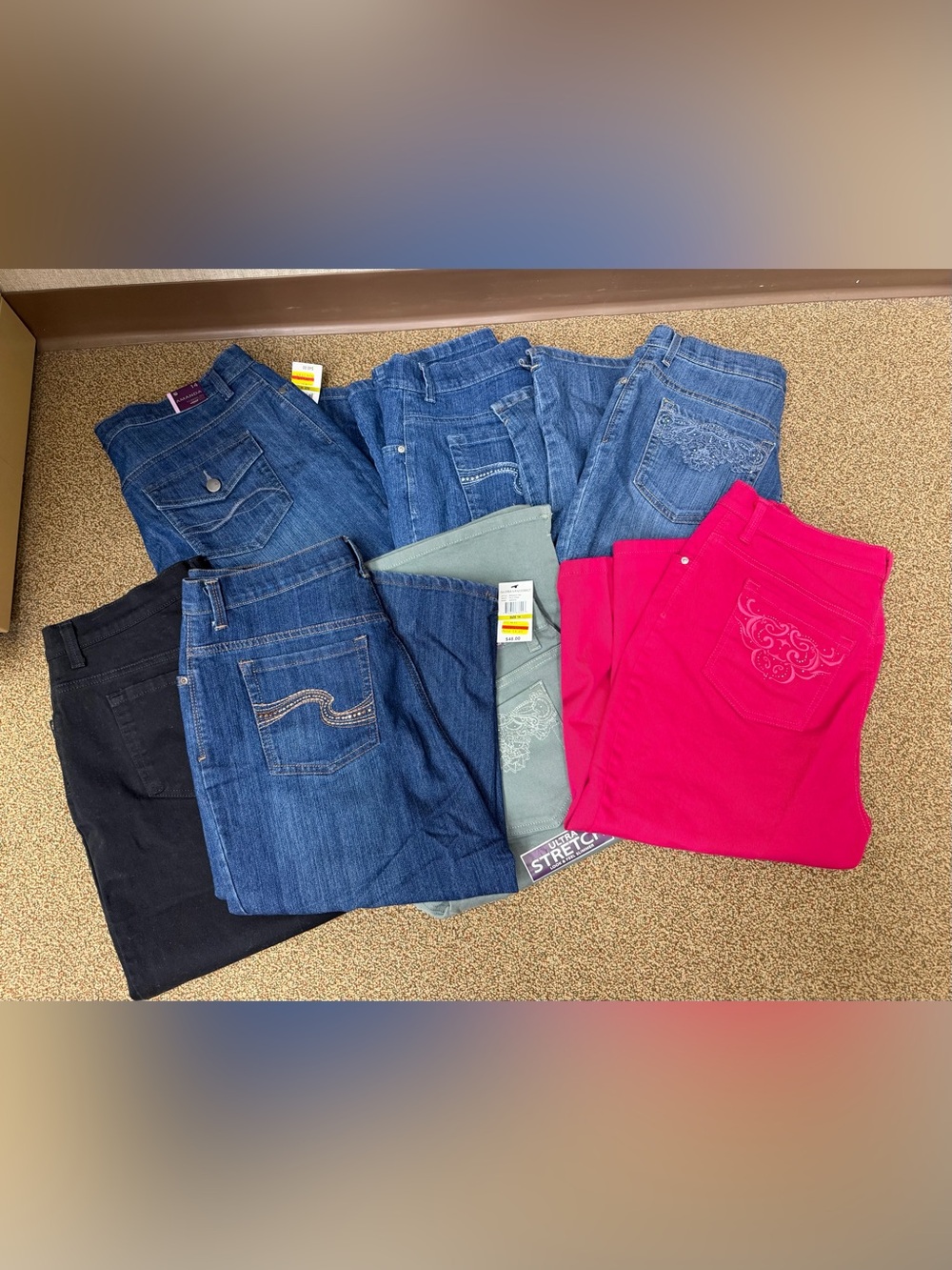 Gloria Vanderbilt Straight Leg Jeans - Bright Pink & Assorted Blues